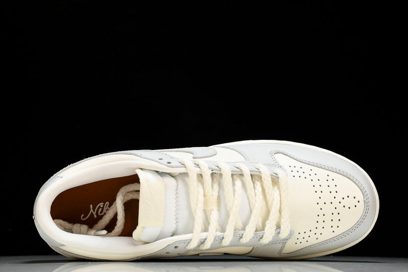 NIKE DUNK LOW NEEDLEWORK WHITE/GREY