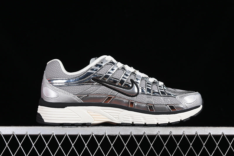 NIKE P-6000 METALLIC SILVER/SAIL/BLACK