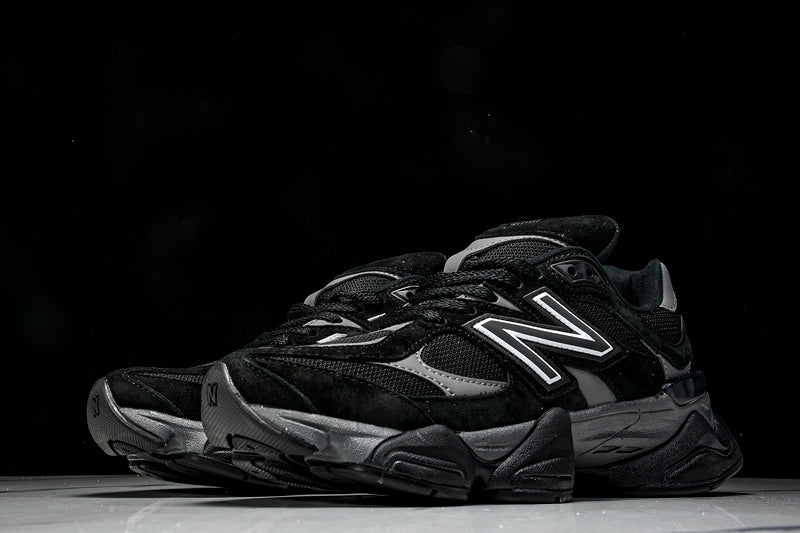 NEW BALANCE 9060 BLACK/WHITE