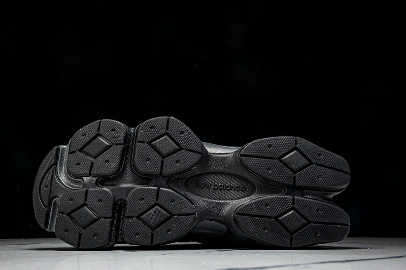 NEW BALANCE 9060 BLACK/WHITE