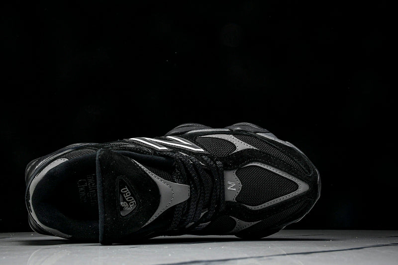 NEW BALANCE 9060 BLACK/WHITE