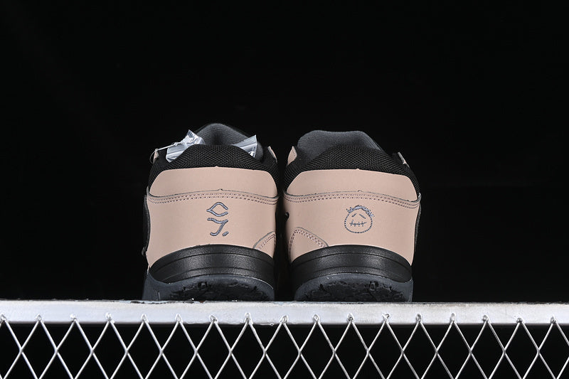 TRAVIS SCOTT JORDAN JUMPMAN BROWN/BLACK