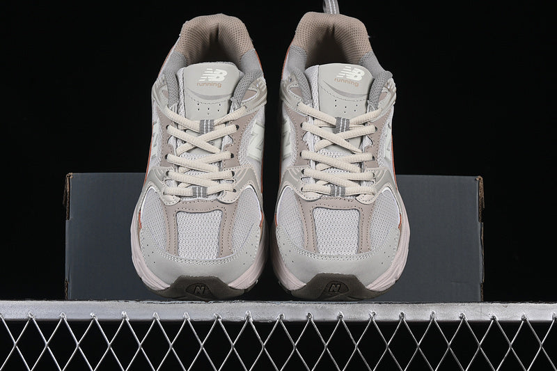 NEW BALANCE 530 CREAM/BEIGE/WHITE