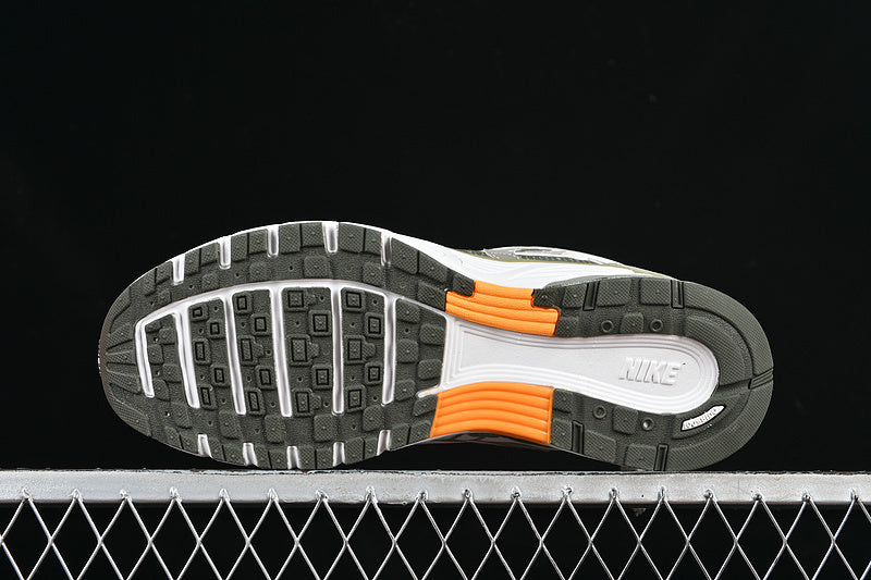 NIKE P-6000 PRM GREY/GREEN