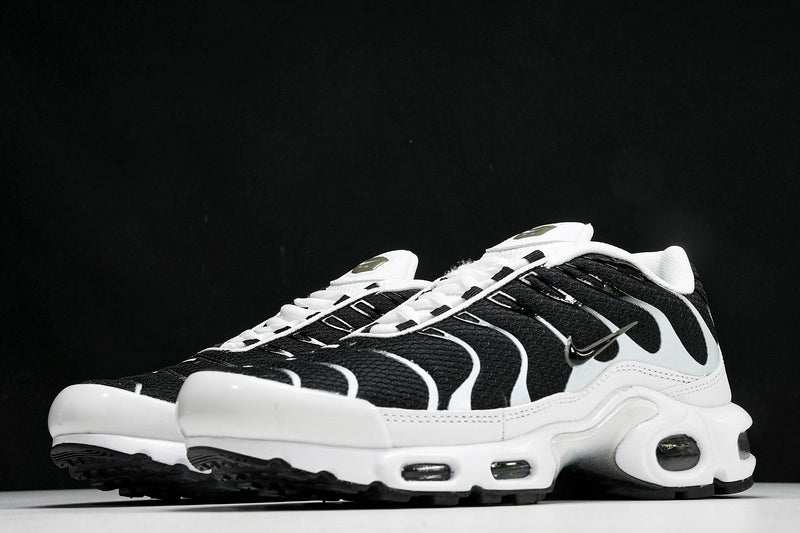 AIR MAX PLUS BLACK/WHITE