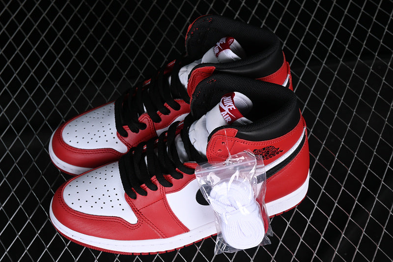 AIR JORDAN 1 RETRO HIGH OG CHICAGO