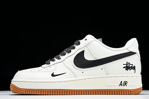AIR FORCE 1 07 LOW WHITE/BLACK