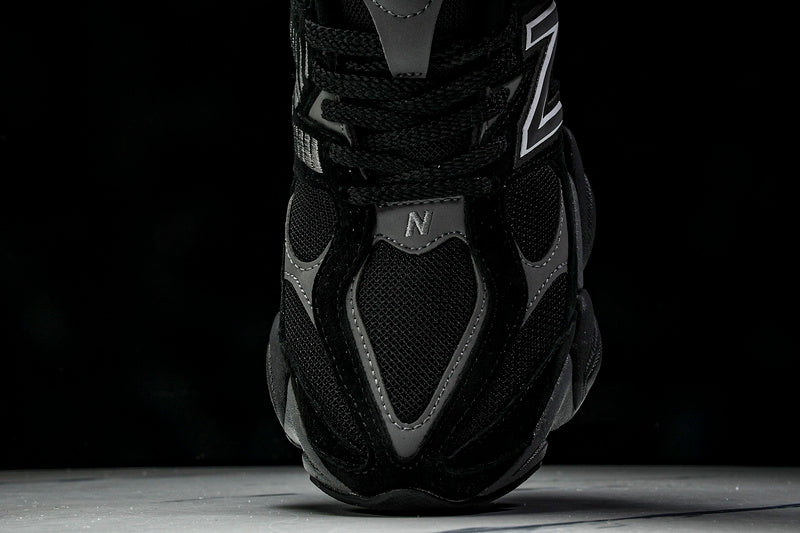 NEW BALANCE 9060 BLACK/WHITE