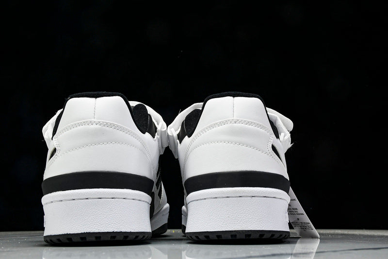 FORUM 84 LOW POPULAR ITEM CLASSIC AND RETRO BASKETBALL SHOES WHITE/BLACK