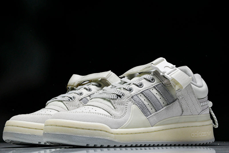 ADIDAS BAD BUNNY X FORUM BUCKLE LOW WHITE/CLEAR ONIX/CORE WHITE