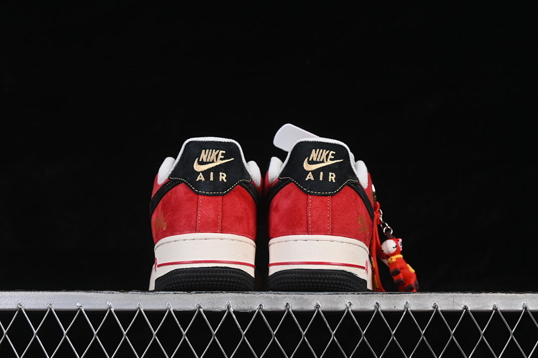 AIR FORCE 1 LOW 07 WHITE/BLACK/RED/GOLD