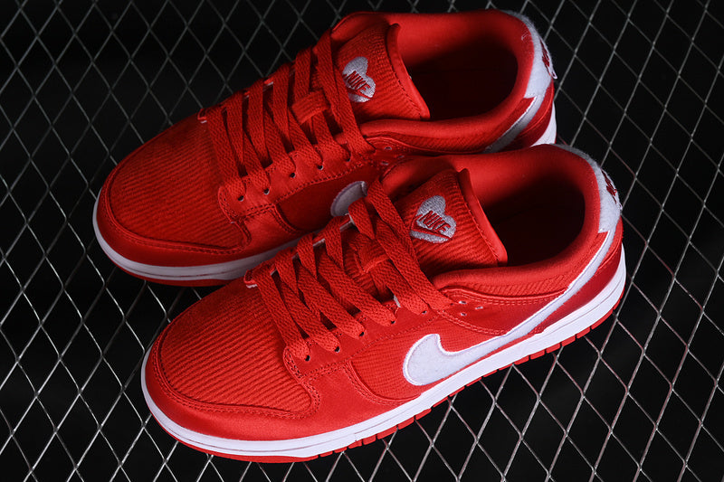 NIKE DUNK LOW SB GS VALENTINE'S DAY