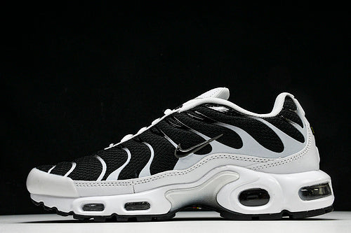 AIR MAX PLUS BLACK/WHITE