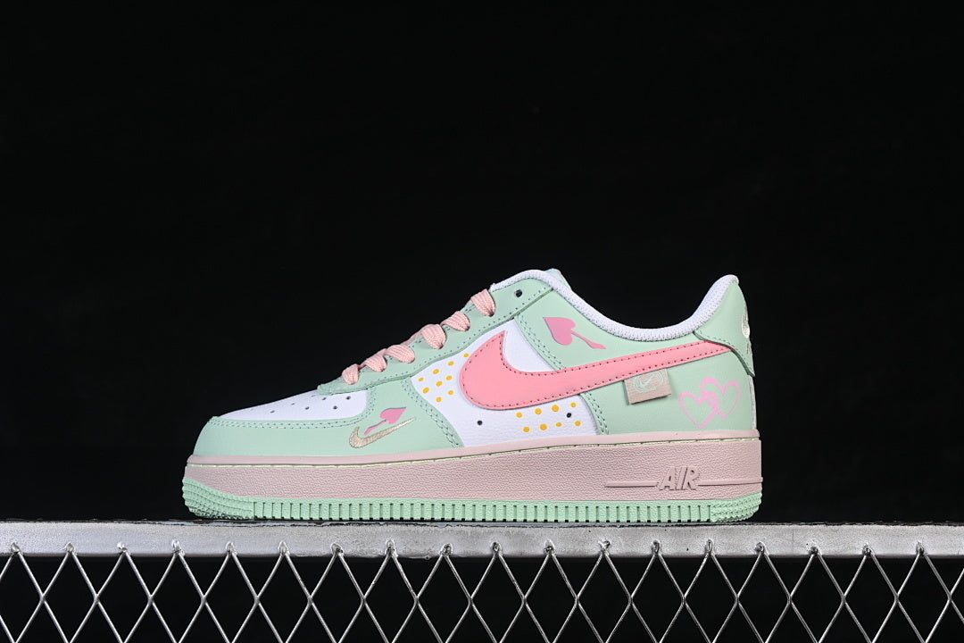 AIR FORCE 1 LOW 07 WHITE/GREEN/PINK
