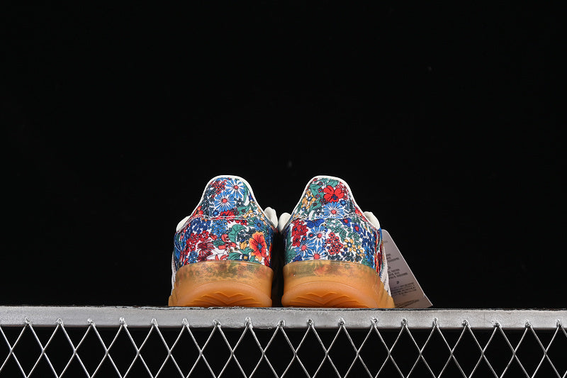 ORIGINALS GAZELLE INDOOR OFF WHITE/GUM/COLLEGIATE GREEN