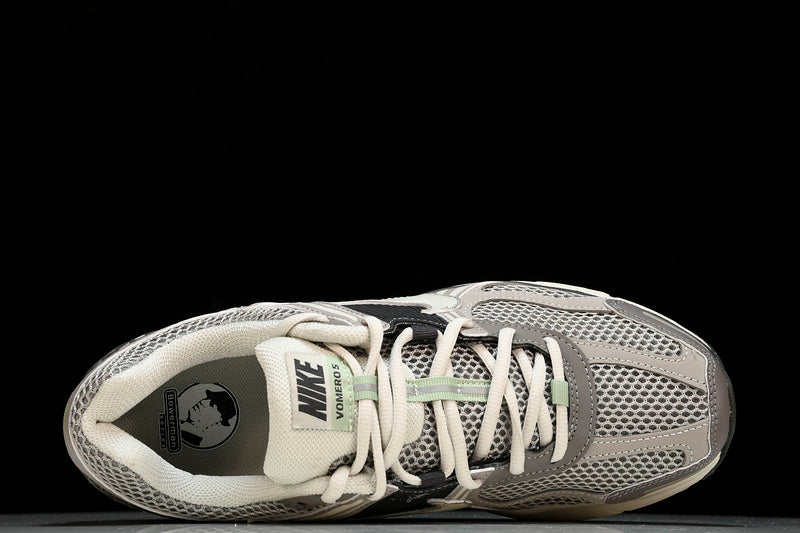 NIKE AIR ZOOM VOMERO 5 COBBLESTONE/LIGHT BONE