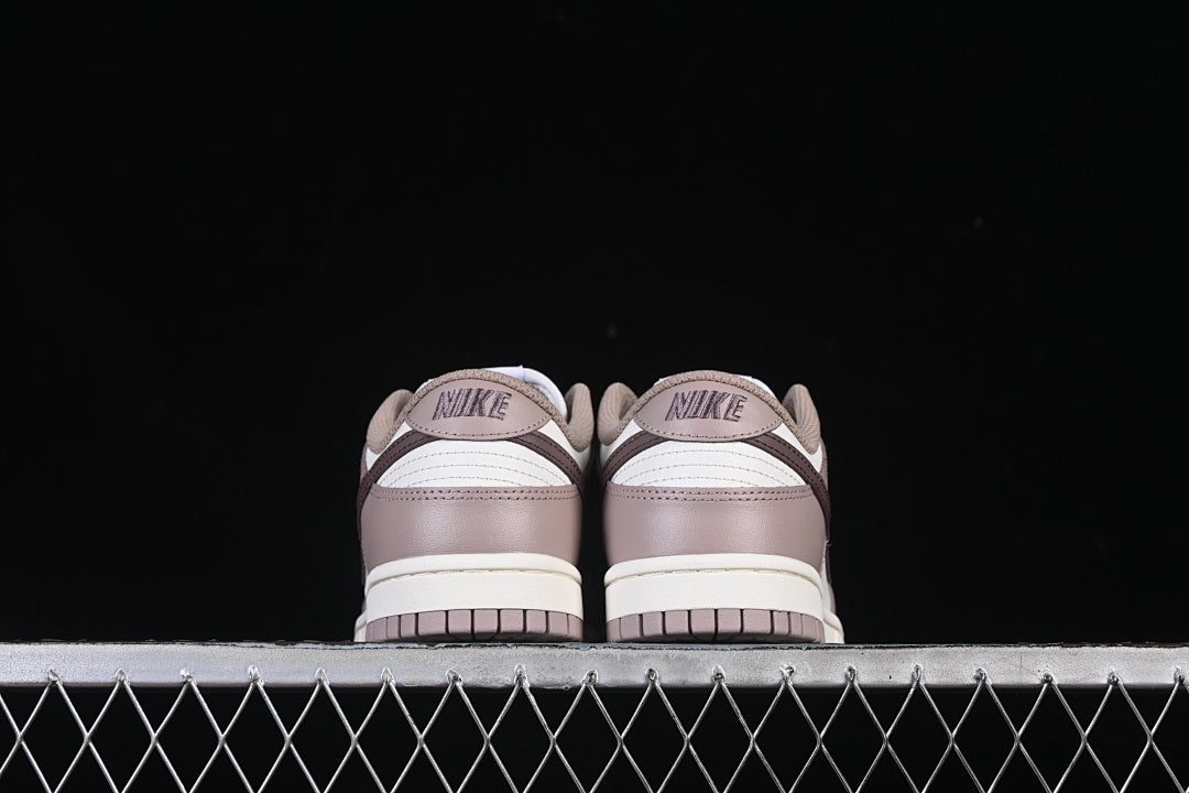 NIKE DUNK LOW SAIL/PLUM ECLIPSE/DIFFUSED TAUPE