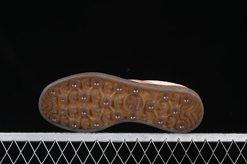 ORIGINALS GAZELLE INDOOR WARM SANDSTONE/CRAFT OCHRE/SHADOW RED