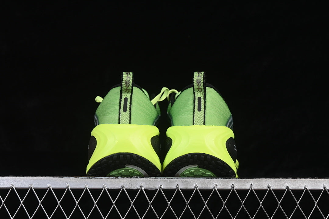 NIKE AIR ZOOM VOMERO PLUS BLACK/VOLT/WHITE/METALLIC SILVER