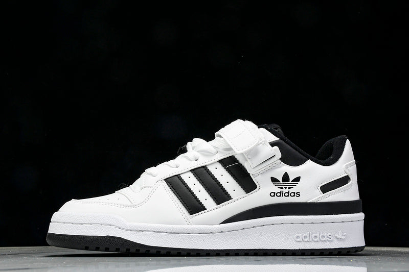 FORUM 84 LOW POPULAR ITEM CLASSIC AND RETRO BASKETBALL SHOES WHITE/BLACK