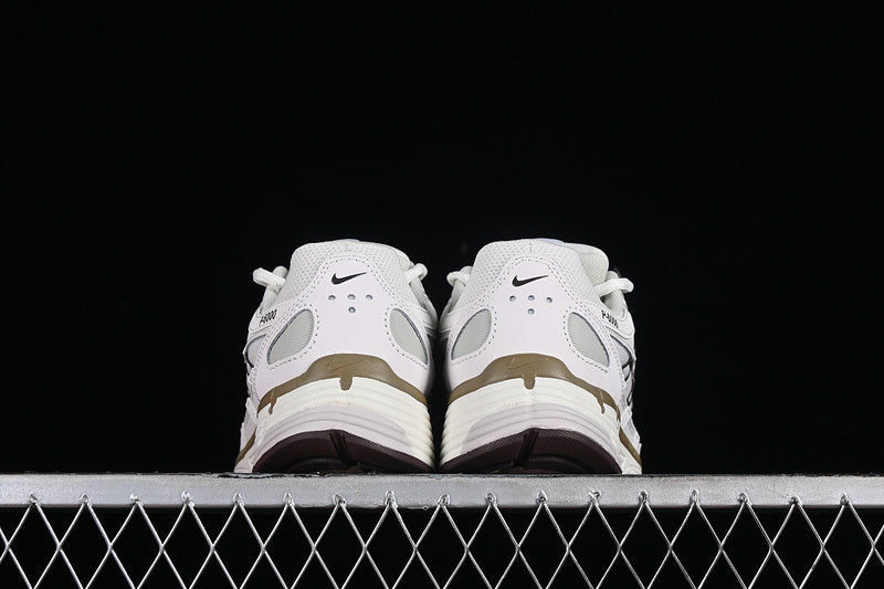 NIKE P-6000 EARTH/SAIL/PHANTOM/LIGHT BONE