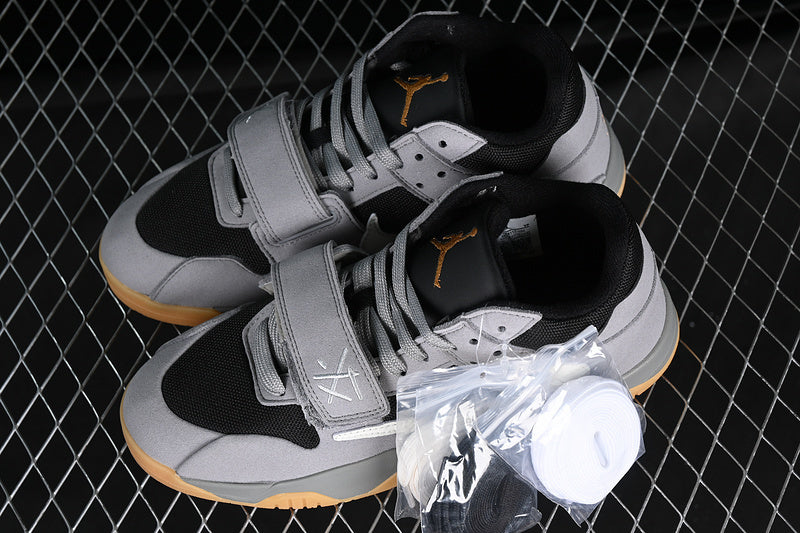 TRAVIS SCOTT JORDAN JUMPMAN GREY/WHITE