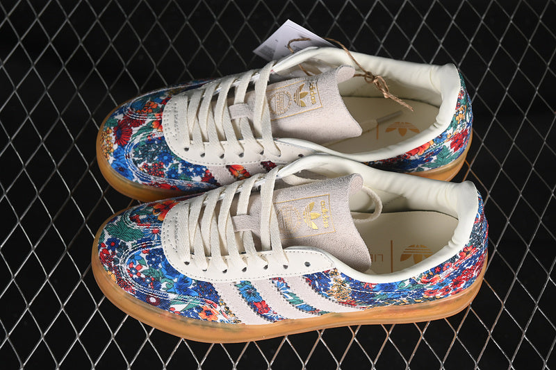 ORIGINALS GAZELLE INDOOR OFF WHITE/GUM/COLLEGIATE GREEN