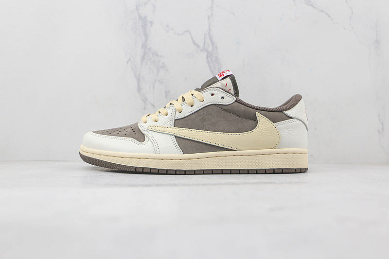 NIKE TRAVIS SCOTT AIR JORDAN 1 LOW OG WHITE