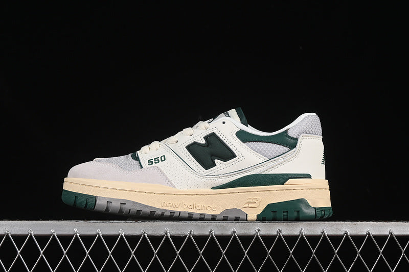 NEW BALANCE 550 SEA SALT/MARSH GREEN