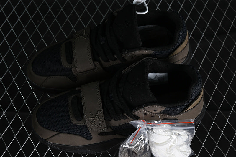 TRAVIS SCOTT JORDAN JUMPMAN DARK MOCHA/FOSSIL