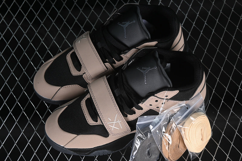 TRAVIS SCOTT JORDAN JUMPMAN BROWN/BLACK