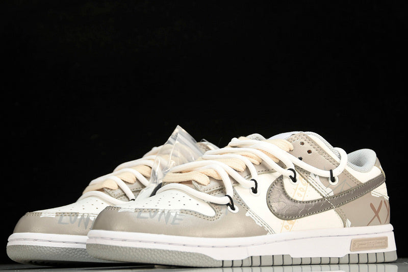 NIKE SB DUNK LOW ESS GREY/WHITE/BEIGE