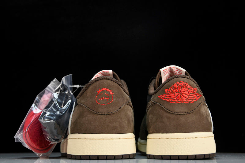 NIKE AIR JORDAN 1 RETRO LOW OG SP X TRAVIS SCOTT BLACK/DARK MOCHA