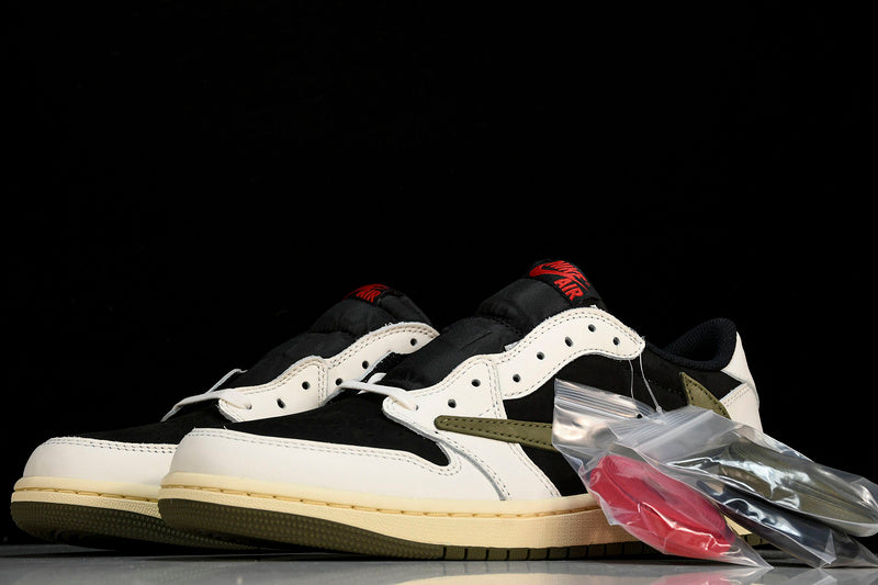 NIKE TRAVIS SCOTT X AIR JORDAN 1 LOW OG WHITE/BLACK/DARK GREEN